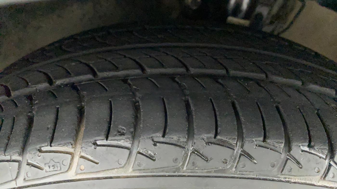 2018 Skoda Rapid 1.5 TDI AT AMBITION, Diesel, Automatic, 32,244 km, Left Front Tyre Tread