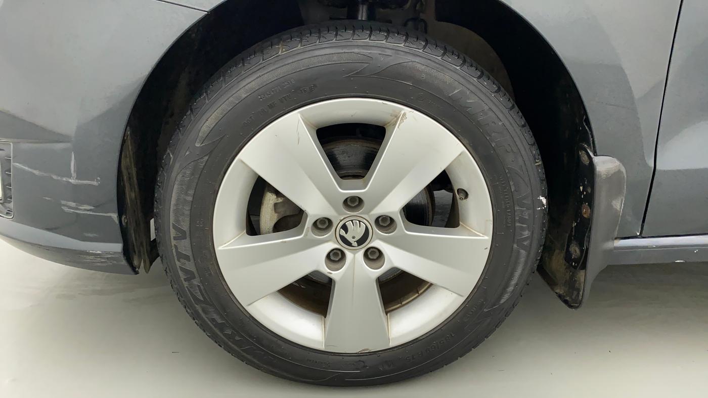 2018 Skoda Rapid 1.5 TDI AT AMBITION, Diesel, Automatic, 32,244 km, Left Front Wheel