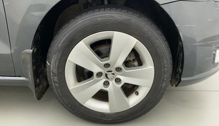 2018 Skoda Rapid 1.5 TDI AT AMBITION, Diesel, Automatic, 32,244 km, Right Front Wheel
