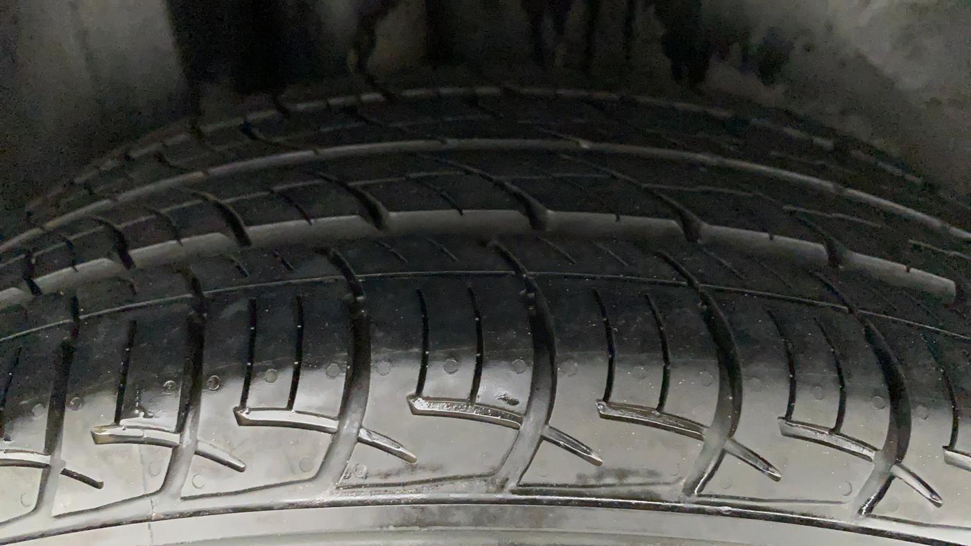 2018 Skoda Rapid 1.5 TDI AT AMBITION, Diesel, Automatic, 32,244 km, Right Rear Tyre Tread