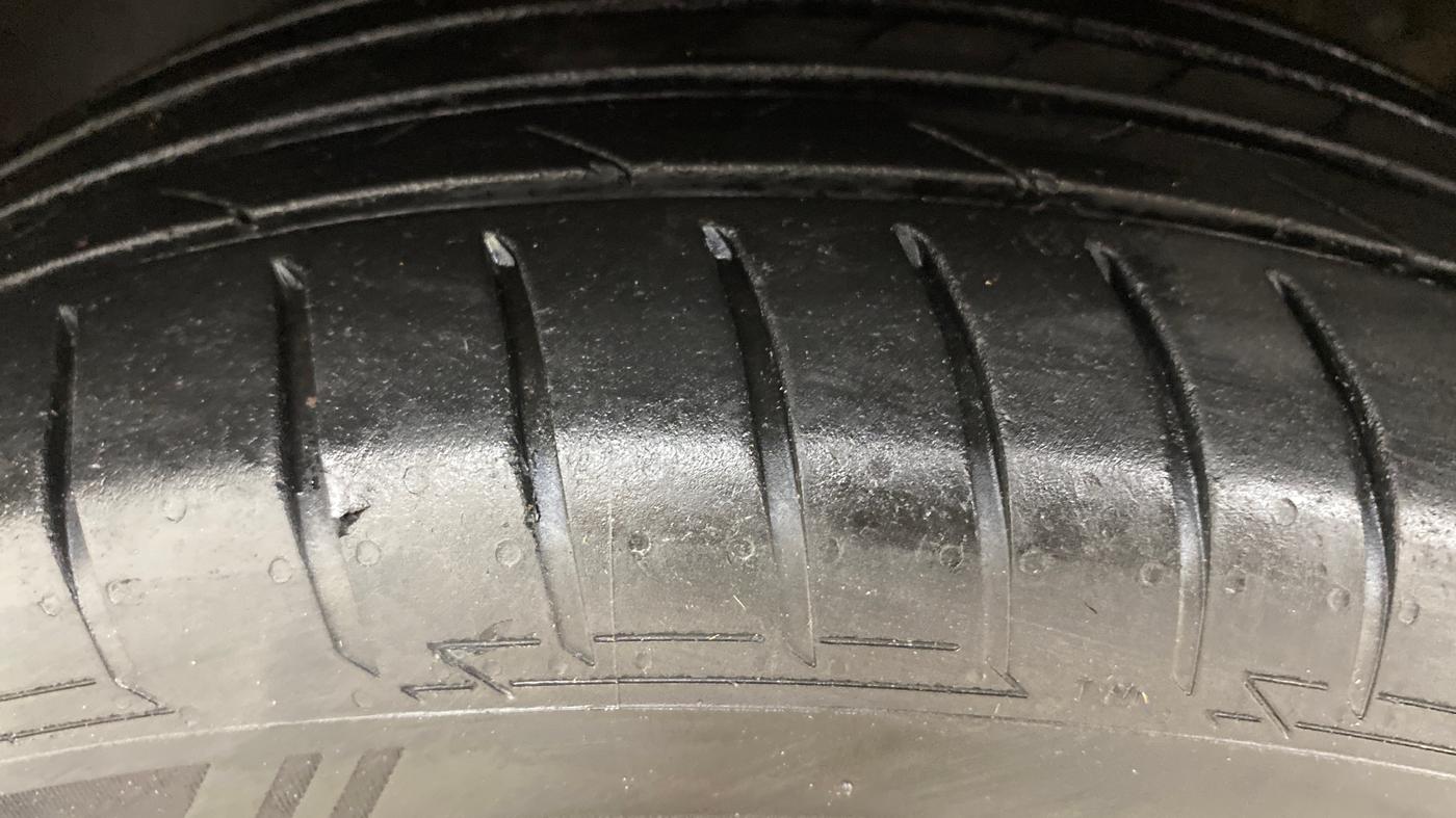 2019 Hyundai Elite i20 SPORTZ PLUS 1.4 CRDI, Diesel, Manual, 1,05,802 km, Left Front Tyre Tread