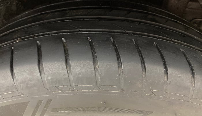 2019 Hyundai Elite i20 SPORTZ PLUS 1.4 CRDI, Diesel, Manual, 1,04,750 km, Left Rear Tyre Tread