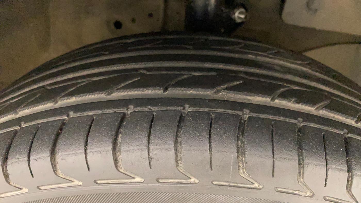 2012 Honda Brio S MT, Petrol, Manual, 62,699 km, Right Front Tyre Tread