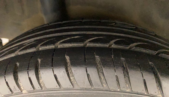 2012 Honda Brio S MT, Petrol, Manual, 62,699 km, Right Rear Tyre Tread