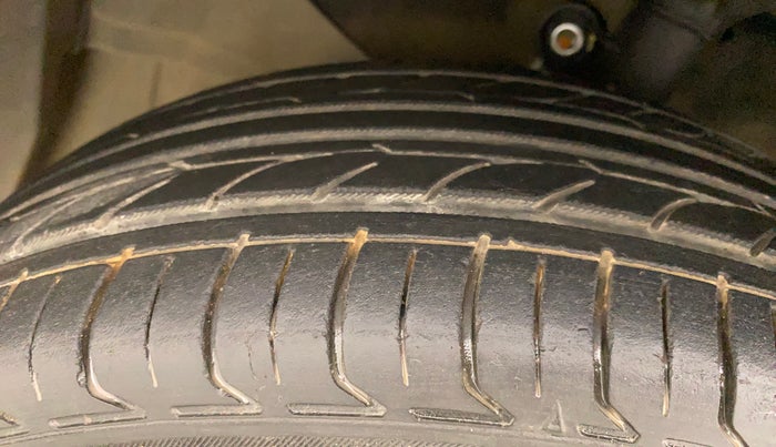 2012 Honda Brio S MT, Petrol, Manual, 62,699 km, Left Front Tyre Tread
