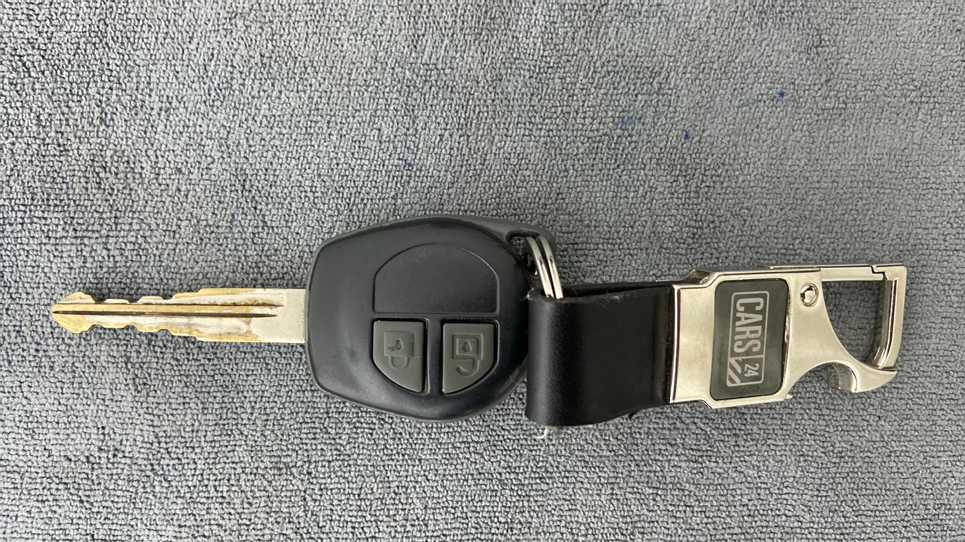 2017 Maruti Swift Dzire LDI BS IV, Diesel, Manual, 52,087 km, Key Close Up