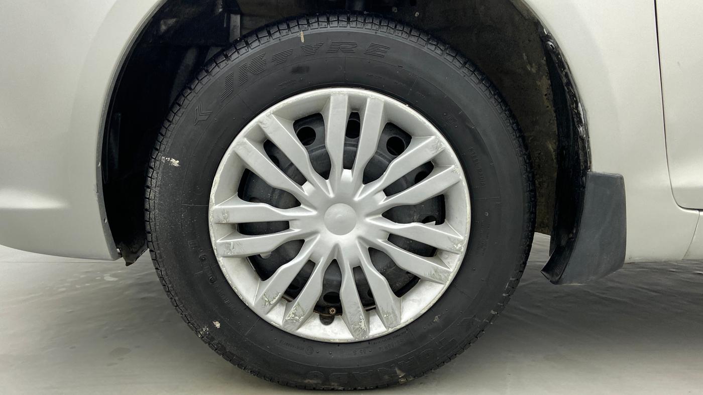 2017 Maruti Swift Dzire LDI BS IV, Diesel, Manual, 52,087 km, Left Front Wheel