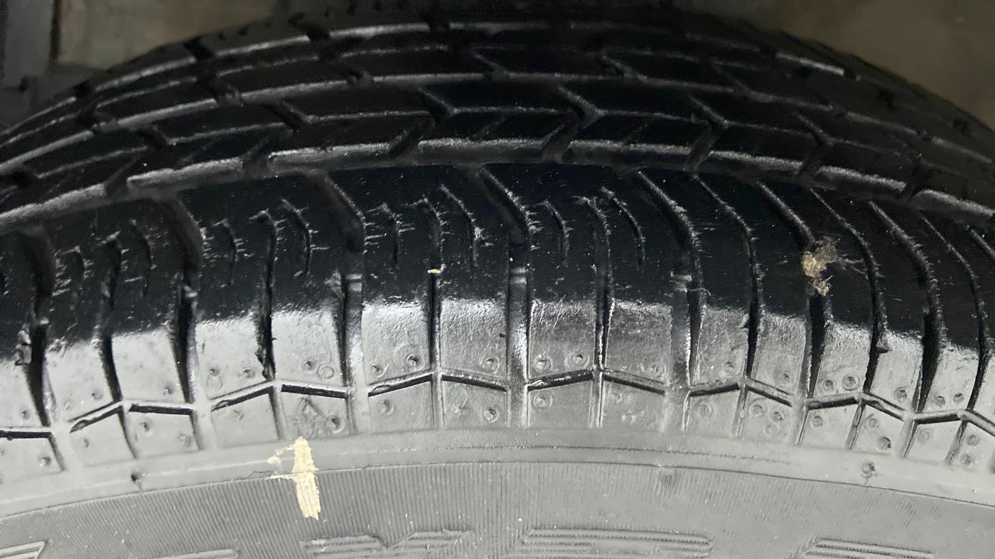 2017 Maruti Swift Dzire LDI BS IV, Diesel, Manual, 52,087 km, Left Front Tyre Tread
