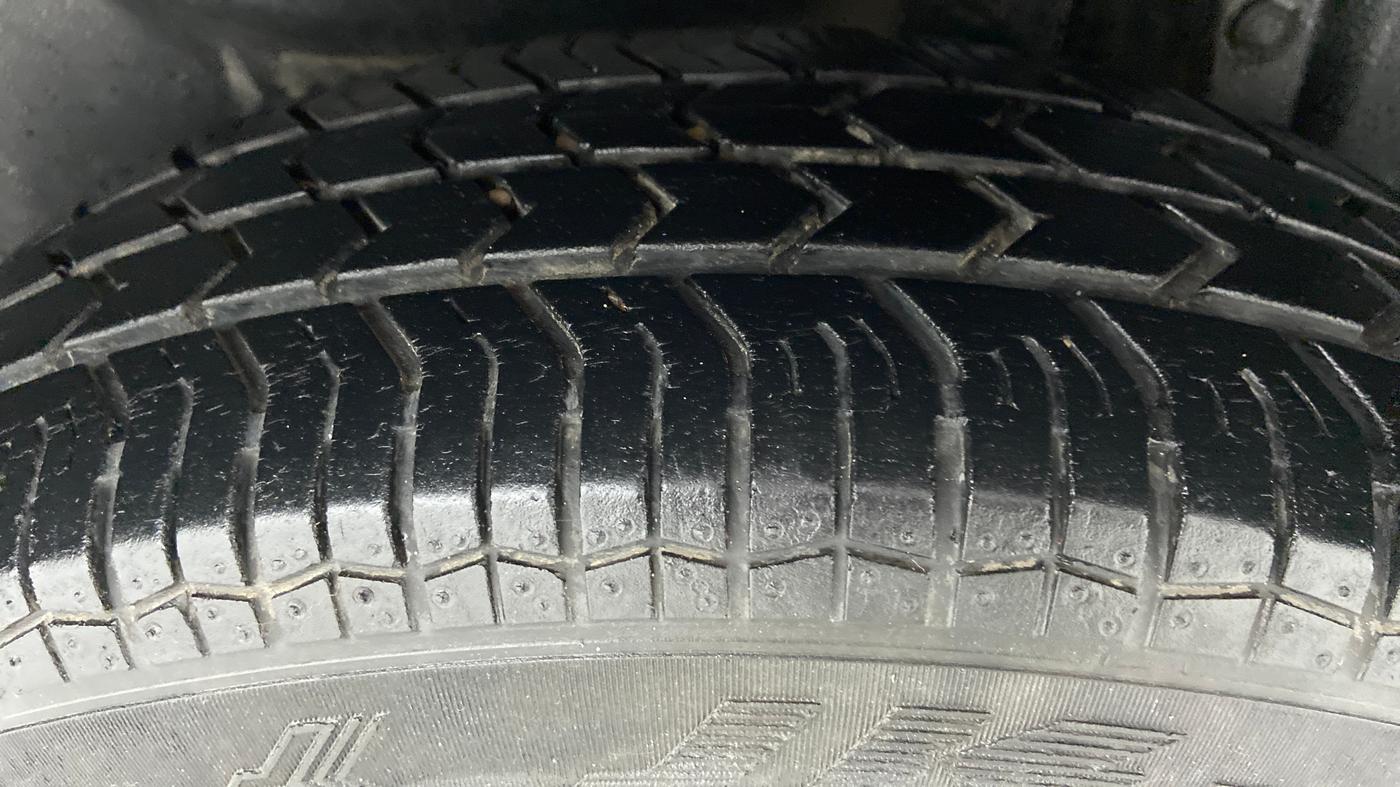 2017 Maruti Swift Dzire LDI BS IV, Diesel, Manual, 52,087 km, Left Rear Tyre Tread