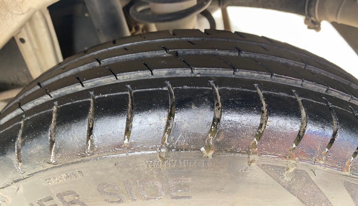 2015 Maruti Alto 800 LXI, Petrol, Manual, 58,548 km, Left Rear Tyre Tread