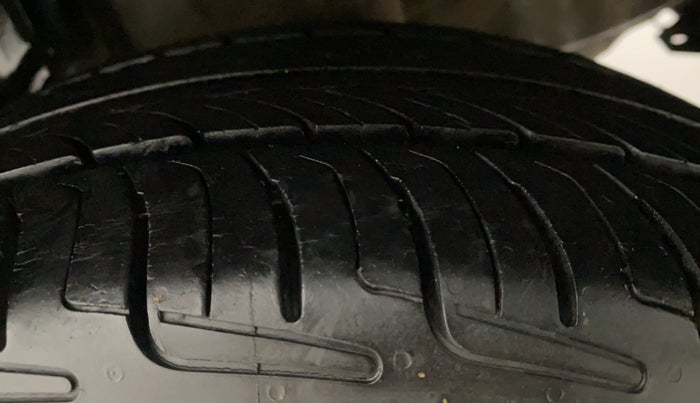 2014 Honda Brio S MT, Petrol, Manual, 92,066 km, Left Rear Tyre Tread