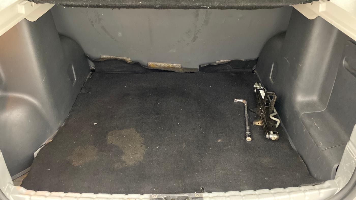 2013 Renault Duster RXL PLUS DIESEL 85, Diesel, Manual, 97,719 km, Boot Inside
