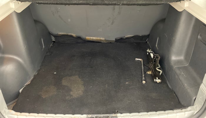 2013 Renault Duster RXL PLUS DIESEL 85, Diesel, Manual, 97,719 km, Boot Inside