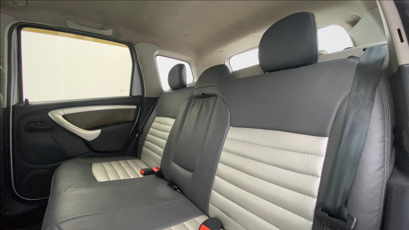 2013 Renault Duster RXL PLUS DIESEL 85, Diesel, Manual, 97,719 km, Right Side Rear Door Cabin