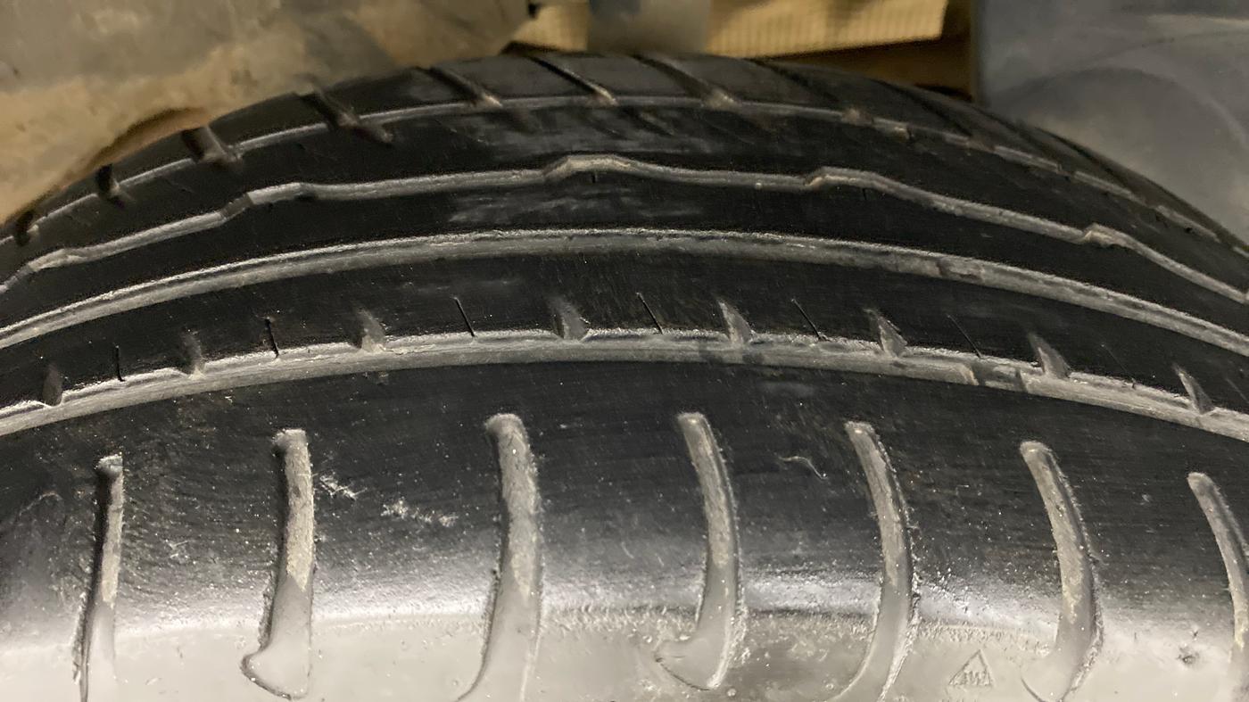 2013 Renault Duster RXL PLUS DIESEL 85, Diesel, Manual, 97,719 km, Left Rear Tyre Tread