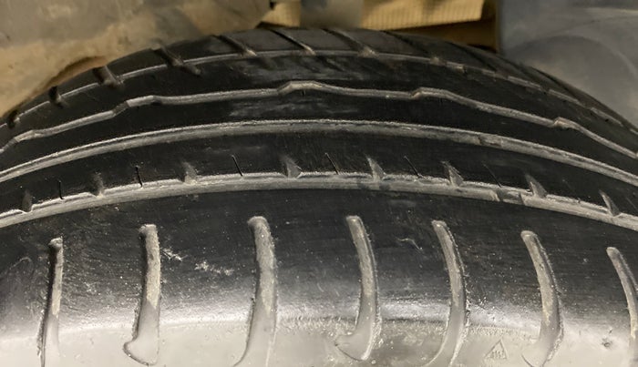 2013 Renault Duster RXL PLUS DIESEL 85, Diesel, Manual, 97,719 km, Left Rear Tyre Tread