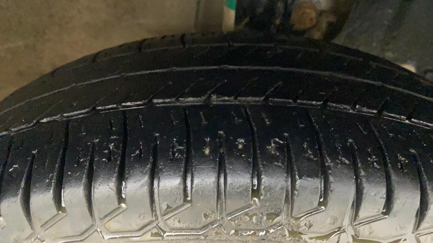 2019 Maruti New Wagon-R LXI CNG 1.0, CNG, Manual, 1,02,225 km, Right Front Tyre Tread