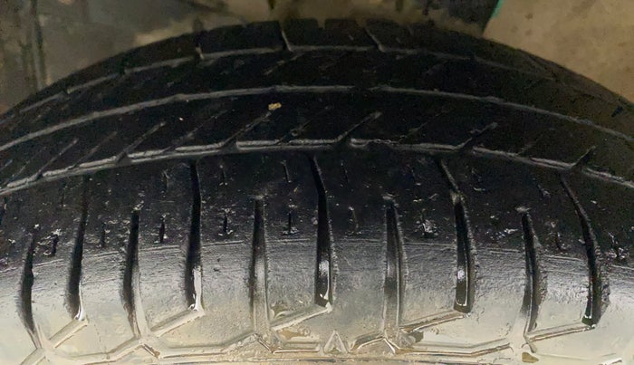 2019 Maruti New Wagon-R LXI CNG 1.0, CNG, Manual, 1,02,225 km, Left Front Tyre Tread