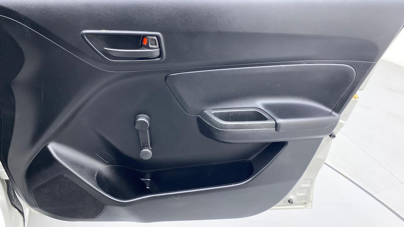 2019 Maruti Swift LXI D, Petrol, Manual, 17,344 km, Driver Side Door Panels Control