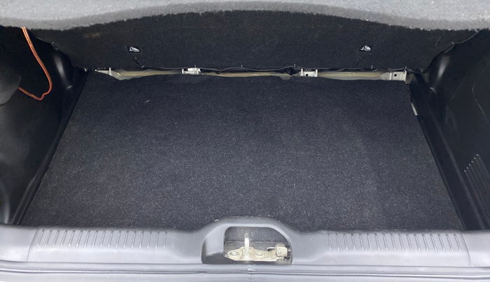 2019 Maruti Swift LXI D, Petrol, Manual, 17,344 km, Boot Inside