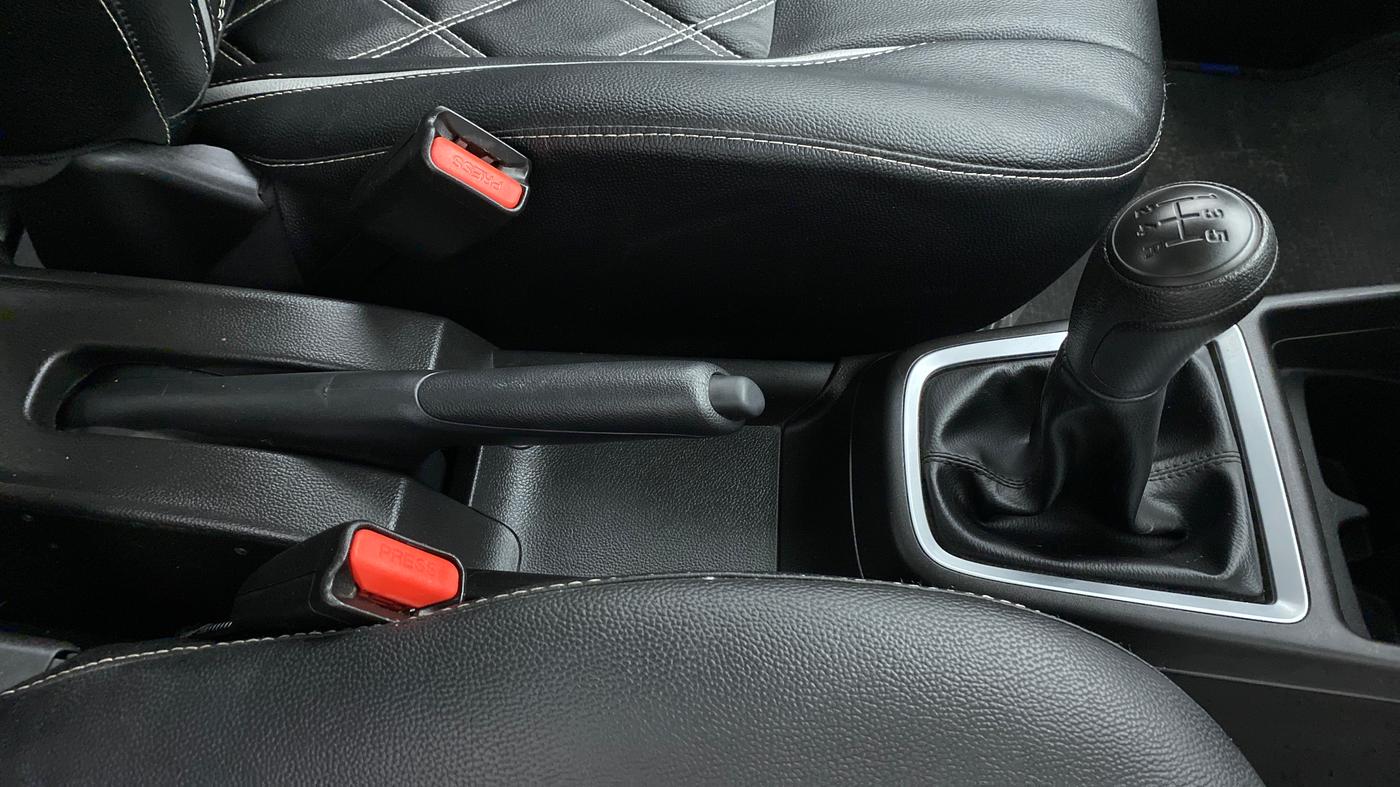 2019 Maruti Swift LXI D, Petrol, Manual, 17,344 km, Gear Lever