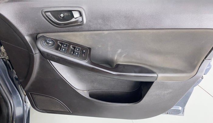 2016 Tata Zest XM RT 90 PS ABS, Petrol, Manual, 53,538 km, Driver Side Door Panels Control