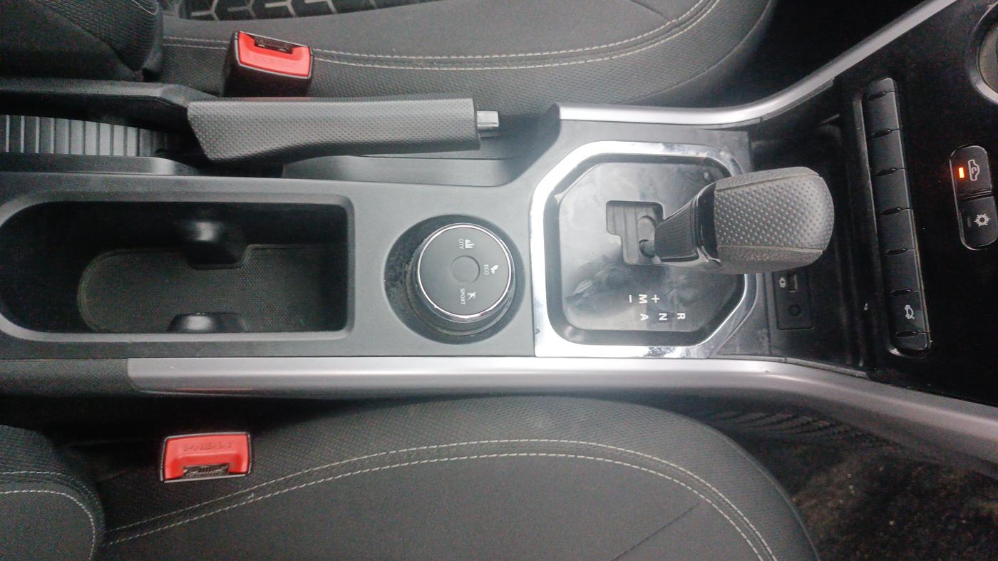 2021 Tata NEXON XMA SUNROOF PETROL, Petrol, Automatic, 21,420 km, Gear Lever