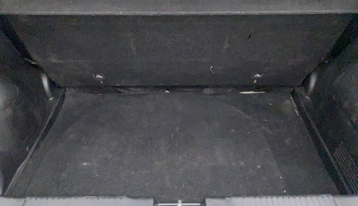 2018 Maruti Swift VXI AMT D, Petrol, Automatic, 72,984 km, Boot Inside View