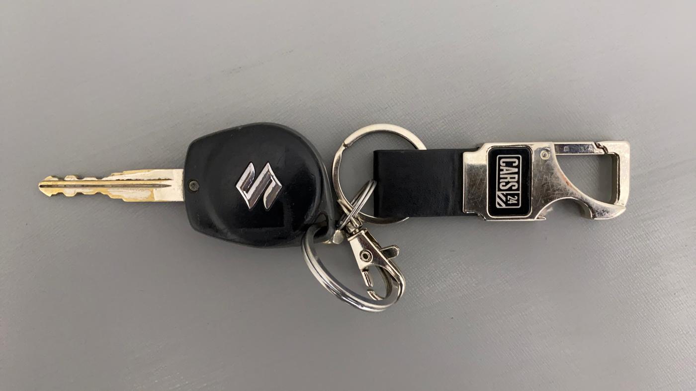 2018 Maruti Swift VXI AMT D, Petrol, Automatic, 72,984 km, Key Close-up
