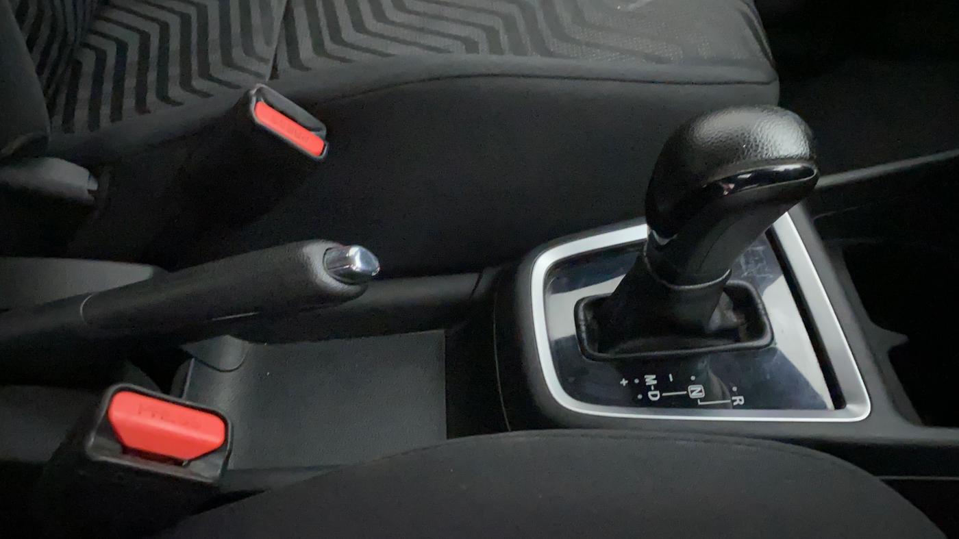 2018 Maruti Swift VXI AMT D, Petrol, Automatic, 72,984 km, Gear Lever