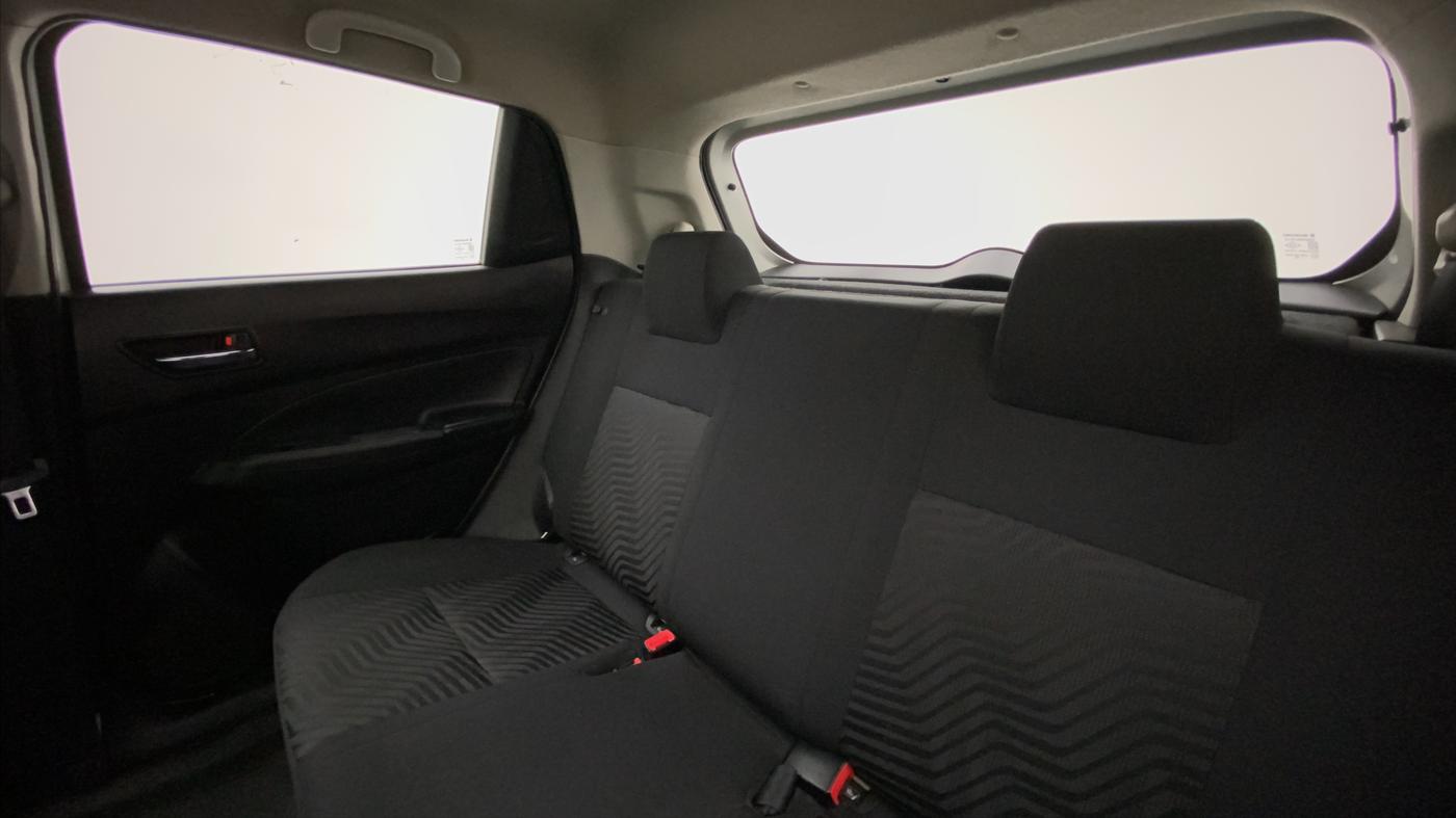 2018 Maruti Swift VXI AMT D, Petrol, Automatic, 72,984 km, Right Side Door Cabin View