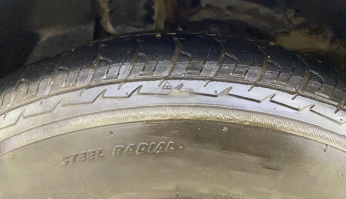 2015 Hyundai Grand i10 MAGNA 1.2 KAPPA VTVT, Petrol, Manual, 65,739 km, Left Front Tyre Tread