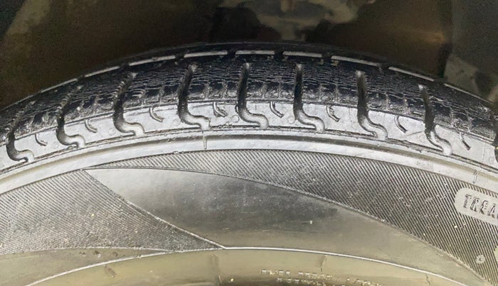 2015 Hyundai Grand i10 MAGNA 1.2 KAPPA VTVT, Petrol, Manual, 65,739 km, Right Front Tyre Tread