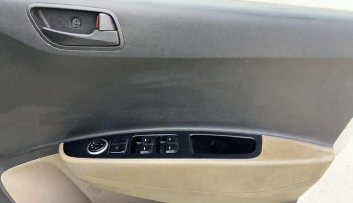 2015 Hyundai Grand i10 MAGNA 1.2 KAPPA VTVT, Petrol, Manual, 65,739 km, Driver Side Door Panels Control