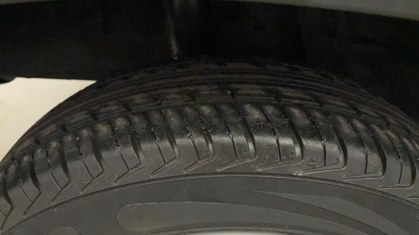 2019 Renault Kwid RXL, Petrol, Manual, 47,505 km, Right Rear Tyre Tread
