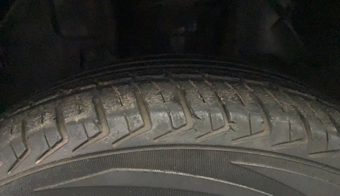 2019 Renault Kwid RXL, Petrol, Manual, 47,225 km, Left Front Tyre Tread