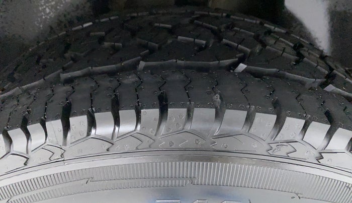 2017 Jeep Compass LIMITED (O) 2.0, Diesel, Manual, 26,894 km, Left Rear Tyre Tread