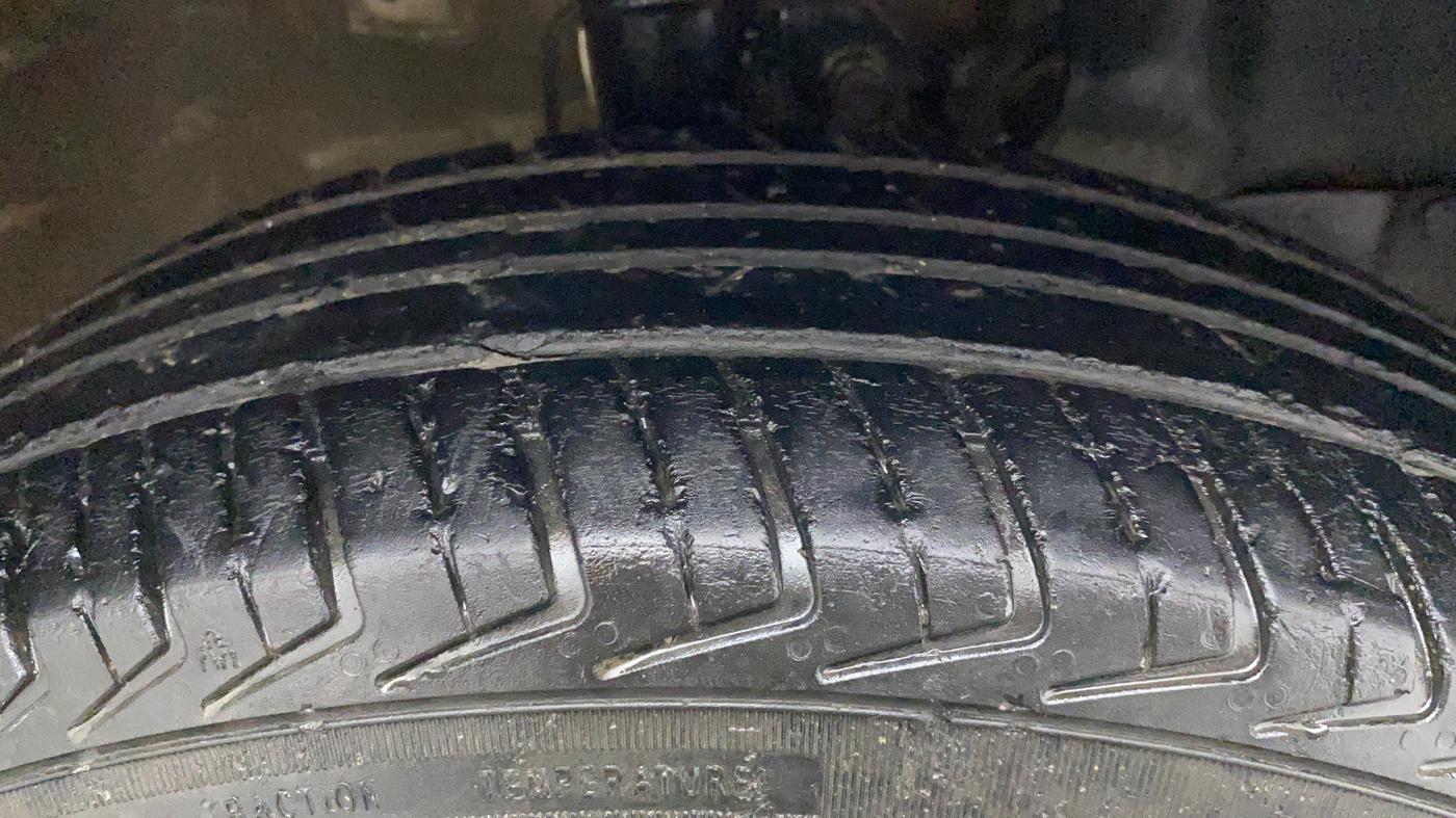 2020 Maruti New Wagon-R LXI CNG 1.0, CNG, Manual, 76,517 km, Right Front Tyre Tread