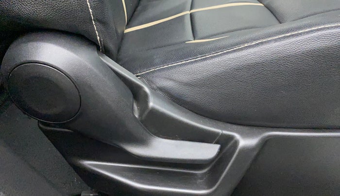 2020 Maruti New Wagon-R LXI CNG 1.0, CNG, Manual, 76,517 km, Driver Side Adjustment Panel