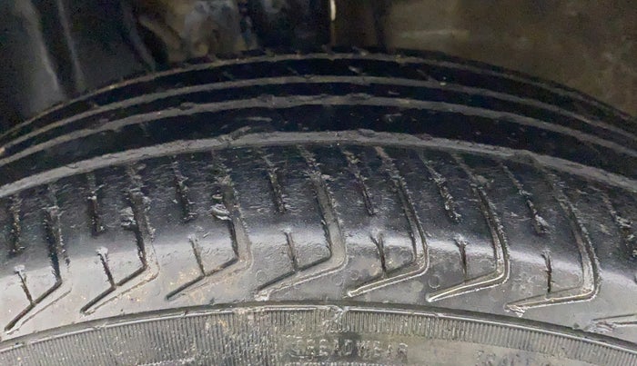 2020 Maruti New Wagon-R LXI CNG 1.0, CNG, Manual, 76,517 km, Left Front Tyre Tread