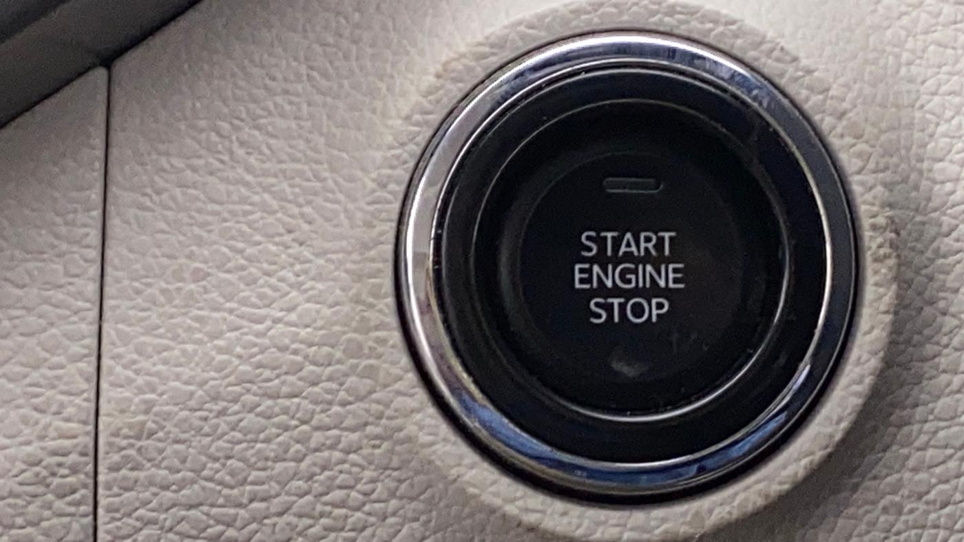 2022 Mahindra XUV300 W8 (O) 1.5 DIESEL, Diesel, Manual, 26,734 km, Keyless Start/ Stop Button