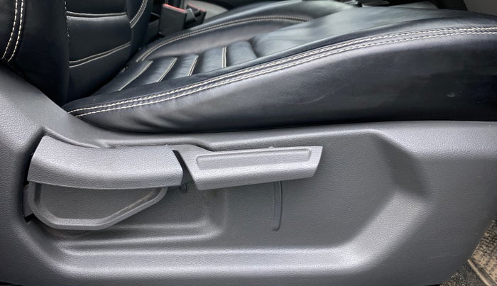2022 Hyundai GRAND I10 NIOS SPORTZ 1.2 KAPPA VTVT CNG, CNG, Manual, 29,510 km, Driver Side Adjustment Panel