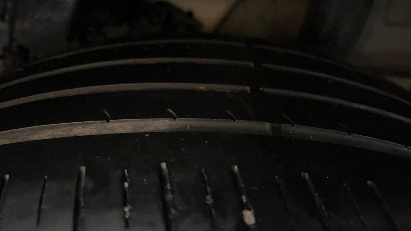 2019 Hyundai VENUE SX 1.4 CRDi DUAL TONE, Diesel, Manual, 1,08,203 km, Left Rear Tyre Tread