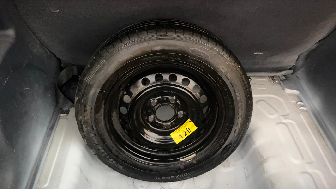 2019 Hyundai VENUE SX 1.4 CRDi DUAL TONE, Diesel, Manual, 1,08,203 km, Spare Tyre