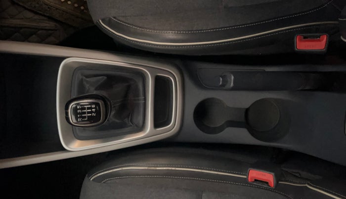 2019 Hyundai VENUE SX 1.4 CRDi DUAL TONE, Diesel, Manual, 1,07,785 km, Gear Lever