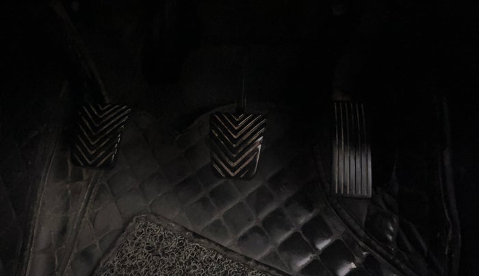 2019 Hyundai VENUE SX 1.4 CRDi DUAL TONE, Diesel, Manual, 1,07,785 km, Pedals