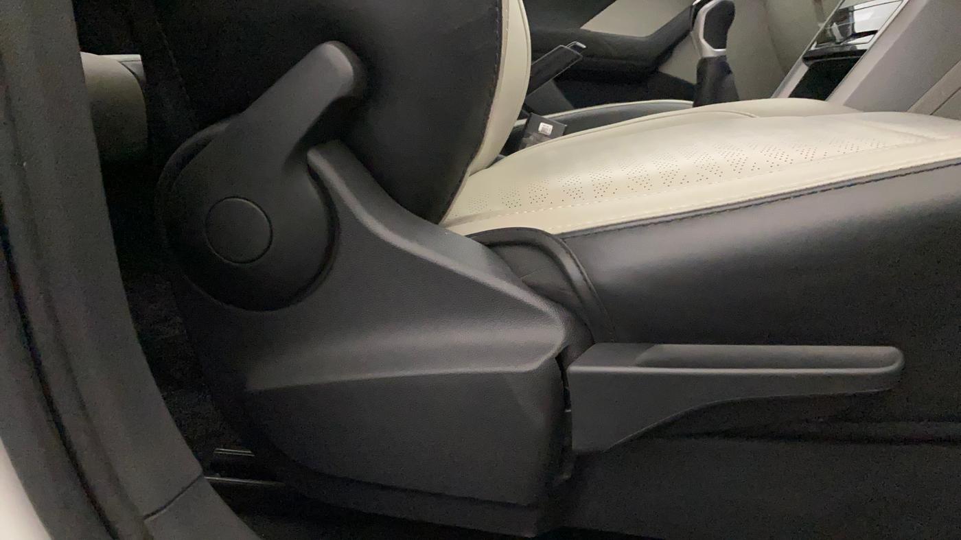 2024 Volkswagen TAIGUN Highline Plus 1.0 TSI MT, Petrol, Manual, 32,708 km, Driver Side Adjustment Panel