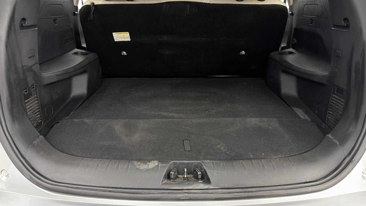 2022 Mahindra XUV700 AX 5 P AT 5 STR, Petrol, Automatic, 34,431 km, Boot Inside