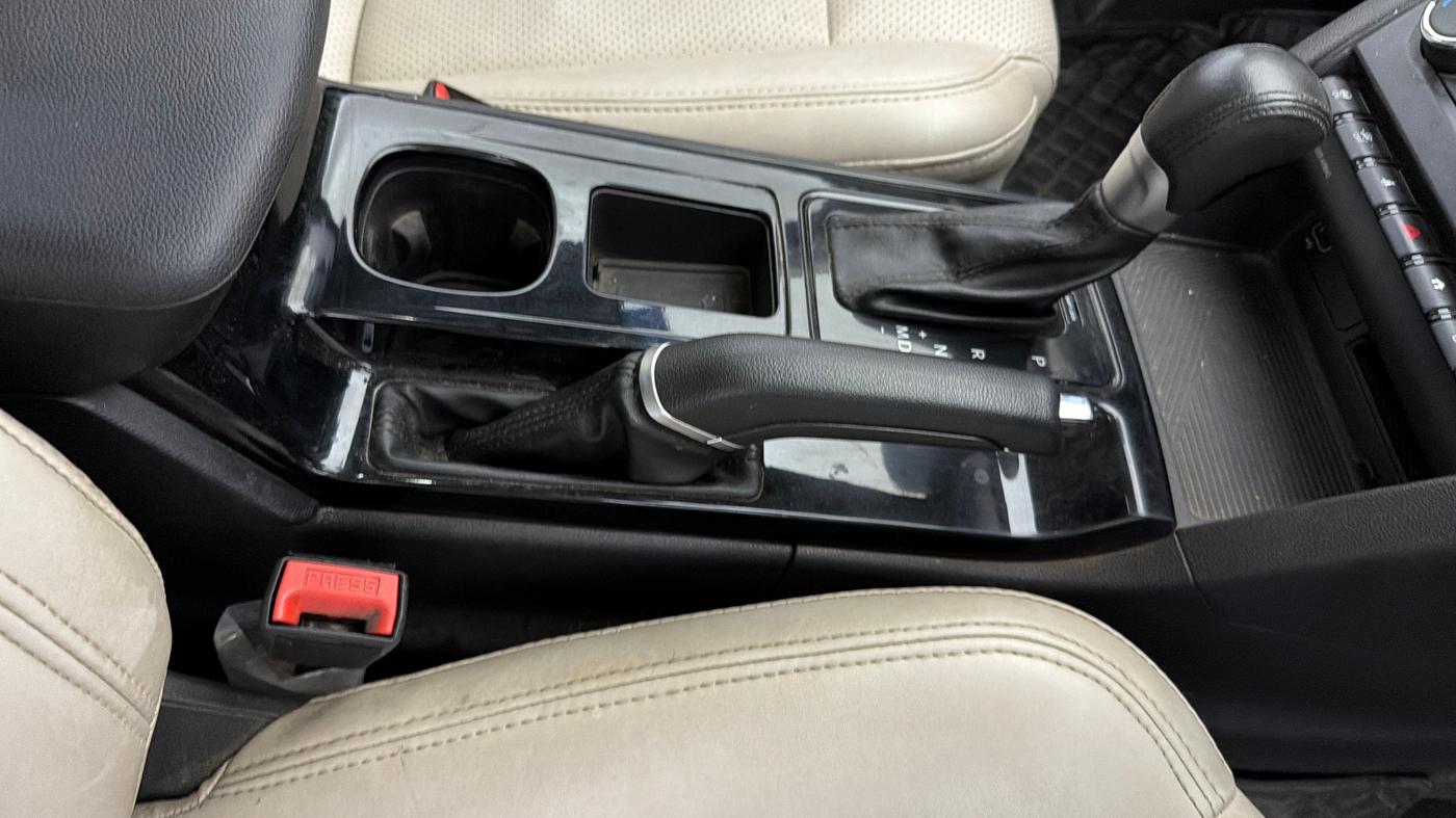 2022 Mahindra XUV700 AX 5 P AT 5 STR, Petrol, Automatic, 34,431 km, Gear Lever
