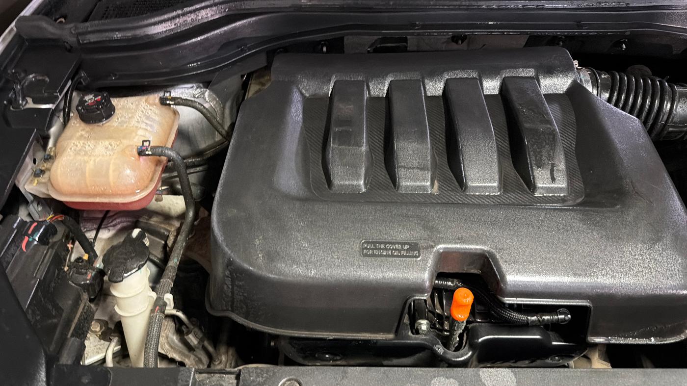 2022 Mahindra XUV700 AX 5 P AT 5 STR, Petrol, Automatic, 34,431 km, Engine View - Right